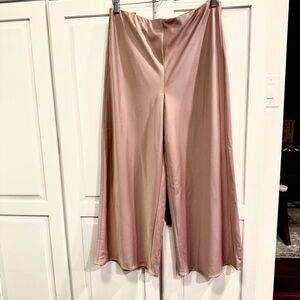 Joie- Elegant Pink Wide-Leg Cropped Satin Pants.‎ Size 10